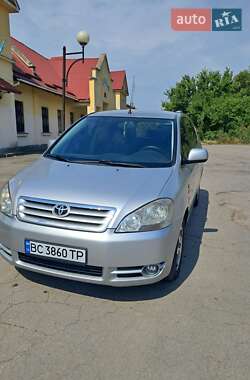 Мінівен Toyota Avensis Verso 2002 в Жовкві
