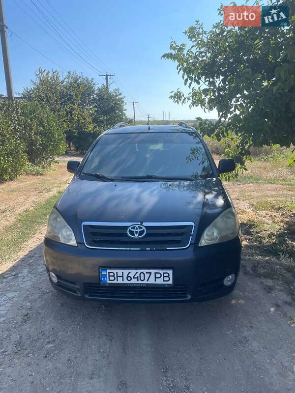 Минивэн Toyota Avensis Verso 2003 в Одессе фото 2 Минивэн Toyota Avensis Verso 2003 в Одессе
