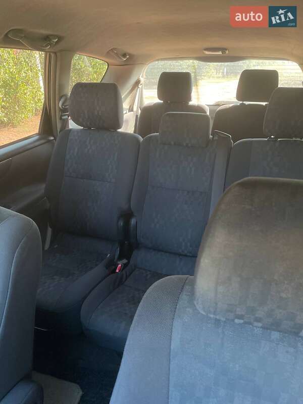 Минивэн Toyota Avensis Verso 2003 в Одессе фото 15 Минивэн Toyota Avensis Verso 2003 в Одессе