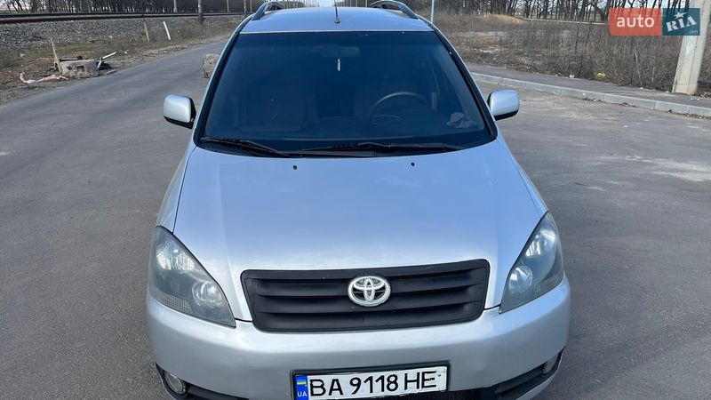 Toyota Avensis Verso 2002