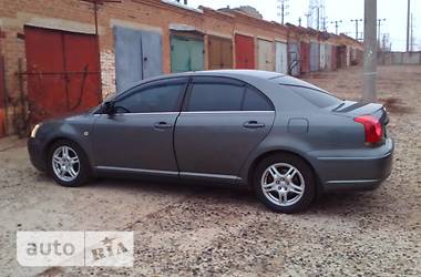 Седан Toyota Avensis 2003 в Ананьеве