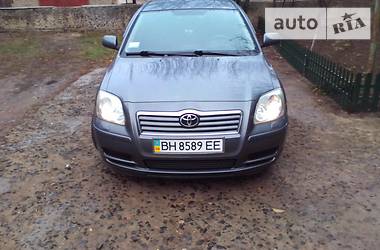 Седан Toyota Avensis 2003 в Ананьеве