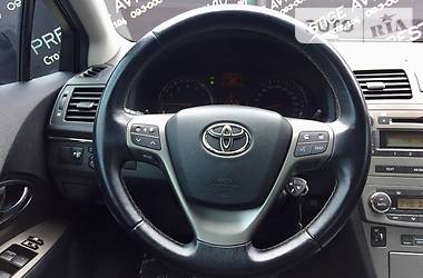 Седан Toyota Avensis 2012 в Киеве