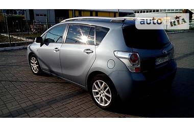 Седан Toyota Avensis 2010 в Одессе