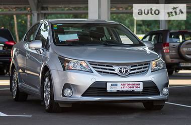 Седан Toyota Avensis 2012 в Києві