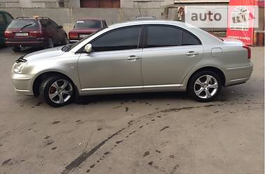 Седан Toyota Avensis 2004 в Измаиле