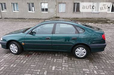 Ліфтбек Toyota Avensis 1998 в Черкасах