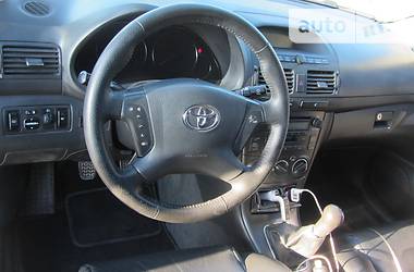 Седан Toyota Avensis 2003 в Кам'янському