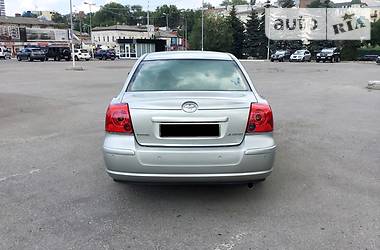 Седан Toyota Avensis 2005 в Харькове