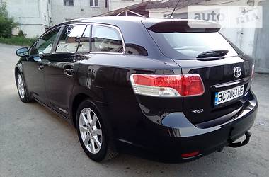 Универсал Toyota Avensis 2011 в Львове