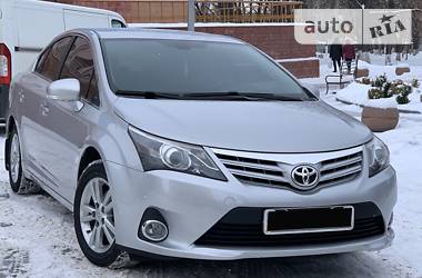 Седан Toyota Avensis 2013 в Киеве