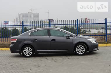 Седан Toyota Avensis 2010 в Одессе