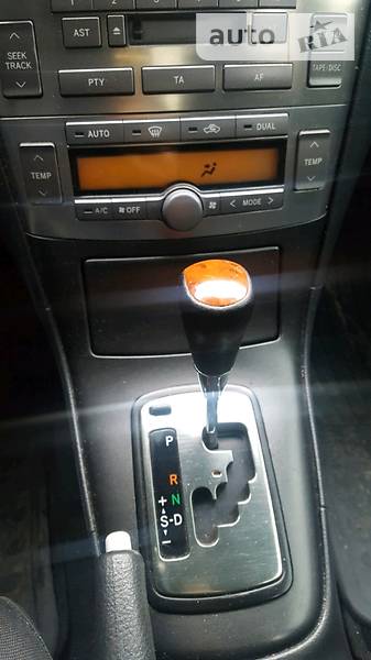 Седан Toyota Avensis 2005 в Одессе