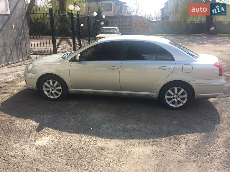 Седан Toyota Avensis 2007 в Львове