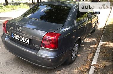 Седан Toyota Avensis 2004 в Кременчуге