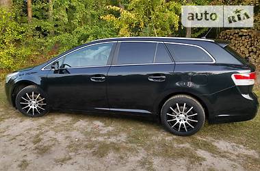 Универсал Toyota Avensis 2010 в Тростянце