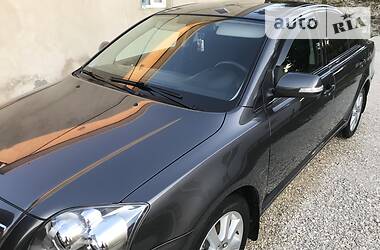 Седан Toyota Avensis 2008 в Тернополе