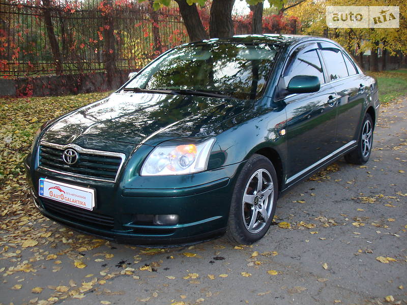 Седан Toyota Avensis 2005 в Николаеве