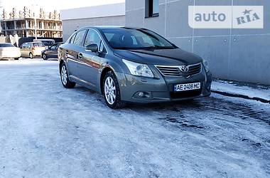 Седан Toyota Avensis 2009 в Днепре