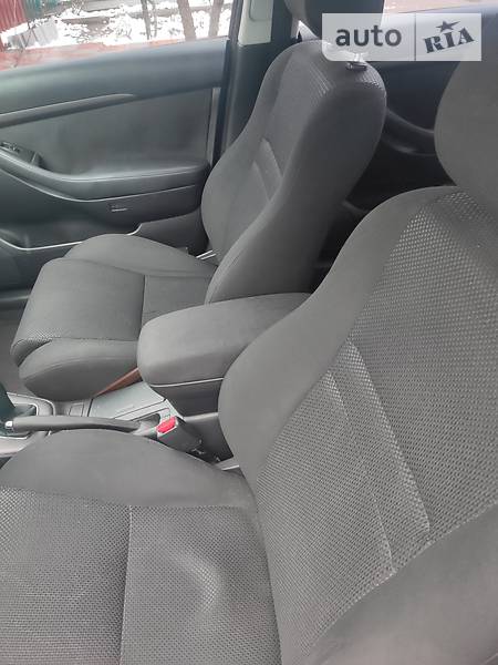 Універсал Toyota Avensis 2004 в Чернігові