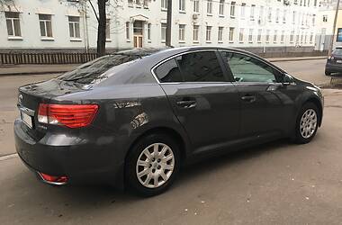 Седан Toyota Avensis 2013 в 