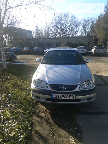 Седан Toyota Avensis 2001 в 