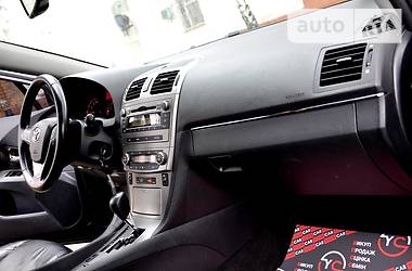 Седан Toyota Avensis 2012 в 