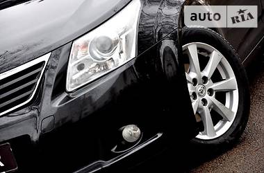 Седан Toyota Avensis 2012 в 