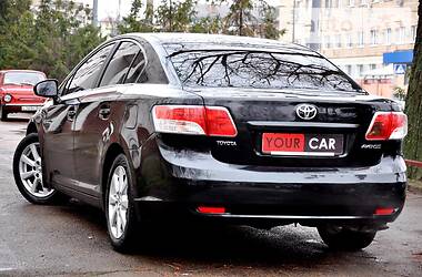 Седан Toyota Avensis 2012 в 