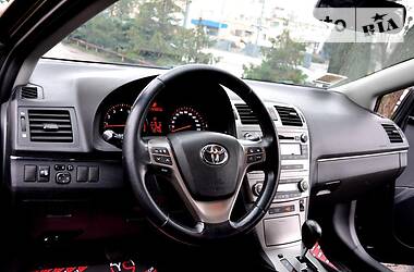 Седан Toyota Avensis 2012 в 