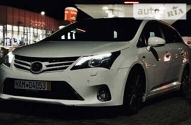 Універсал Toyota Avensis 2012 в 