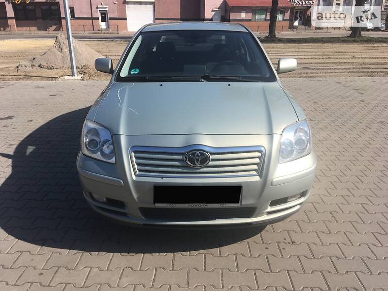 Хетчбек Toyota Avensis 2003 в Львові