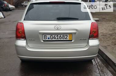 Универсал Toyota Avensis 2004 в 