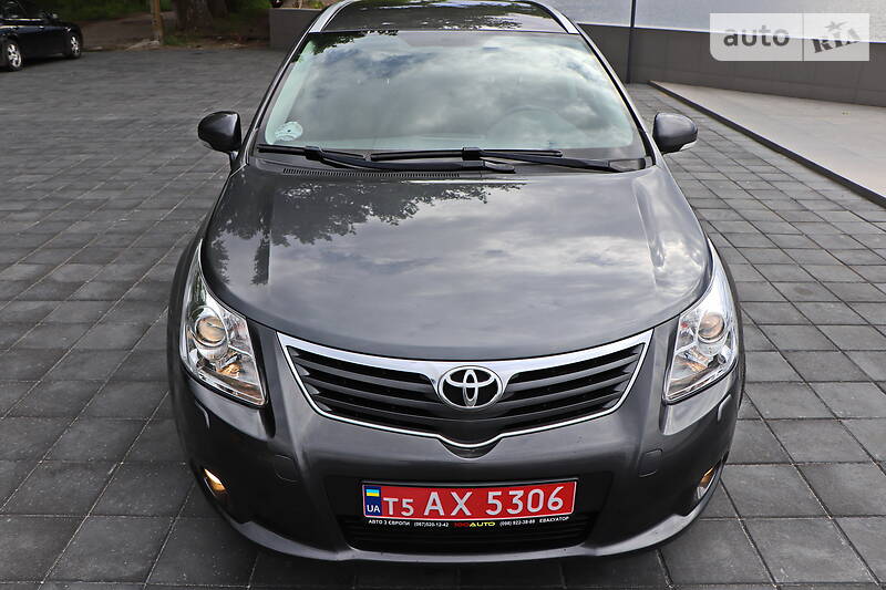 Універсал Toyota Avensis 2011 в Кременчуці