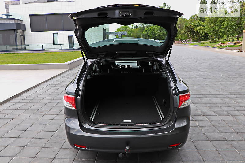 Універсал Toyota Avensis 2011 в Кременчуці