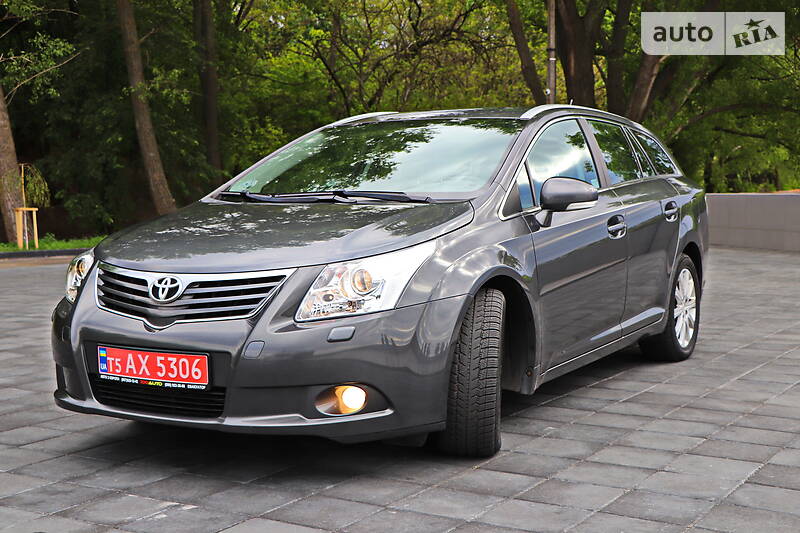 Універсал Toyota Avensis 2011 в Кременчуці