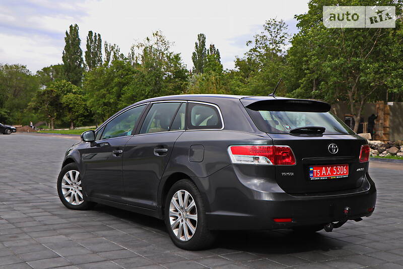 Універсал Toyota Avensis 2011 в Кременчуці