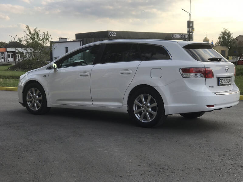 Універсал Toyota Avensis 2011 в Дубні фото 15 Універсал Toyota Avensis 2011 в Дубні