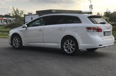 Універсал Toyota Avensis 2011 в 