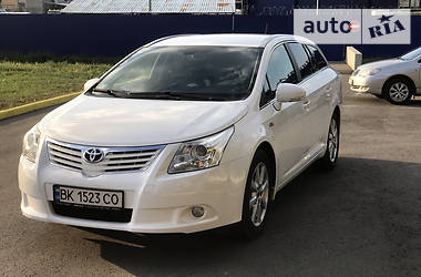 Універсал Toyota Avensis 2011 в 