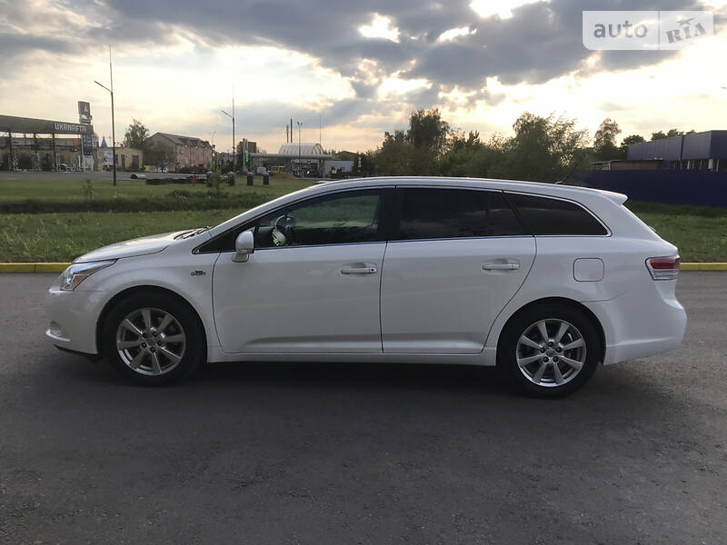 Універсал Toyota Avensis 2011 в Дубні фото 13 Універсал Toyota Avensis 2011 в Дубні