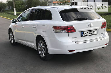 Універсал Toyota Avensis 2011 в 