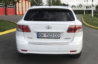 Універсал Toyota Avensis 2011 в 