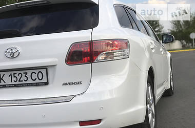Універсал Toyota Avensis 2011 в 