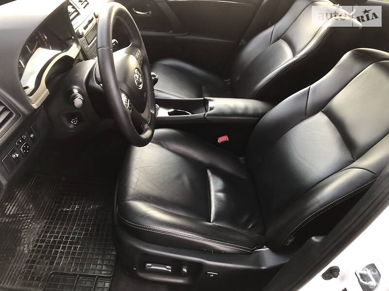 Універсал Toyota Avensis 2011 в Дубні фото 29 Універсал Toyota Avensis 2011 в Дубні