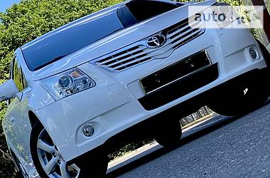 Седан Toyota Avensis 2012 в Одессе