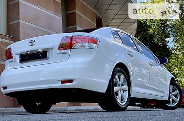 Седан Toyota Avensis 2012 в Одессе