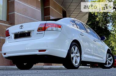 Седан Toyota Avensis 2012 в Одессе