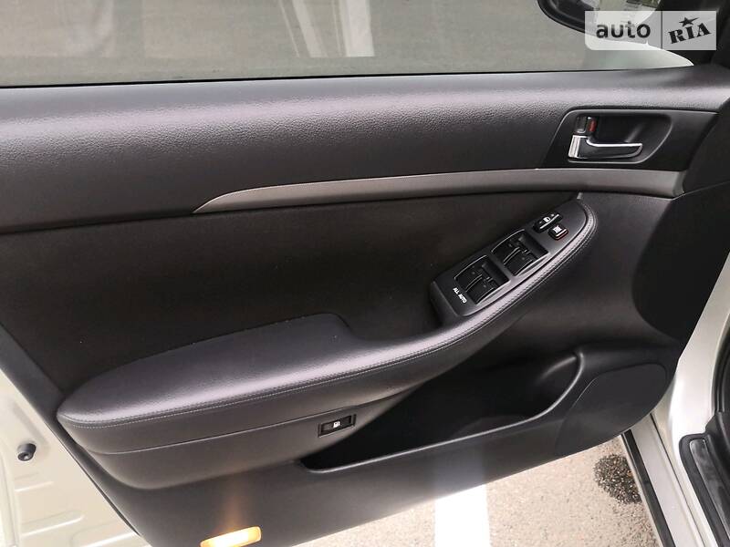 Седан Toyota Avensis 2008 в Борисполі
