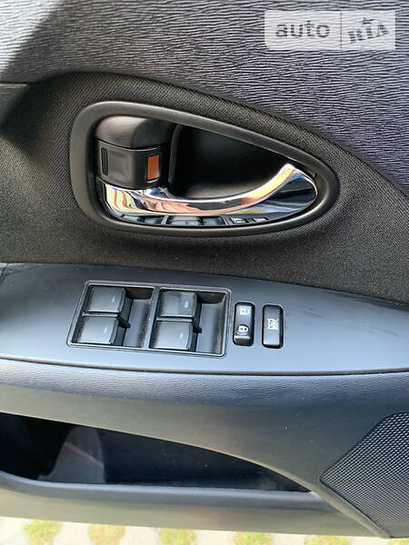 Седан Toyota Avensis 2013 в Киеве